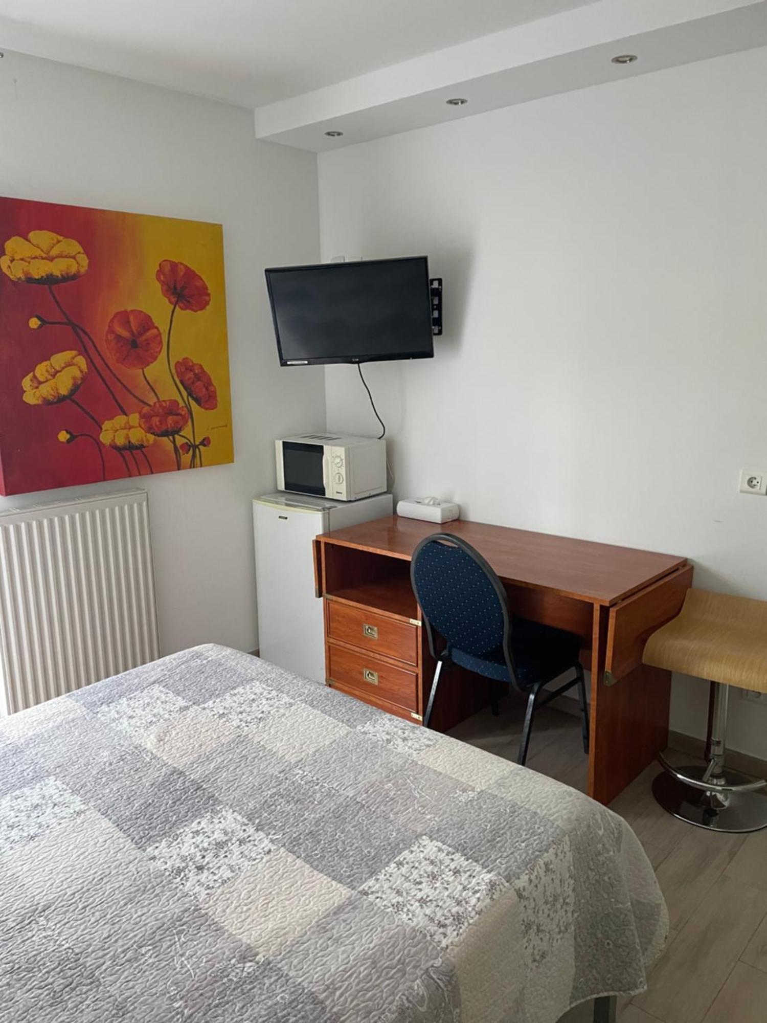 ホテル L'Abribis フィルミニー 部屋 写真